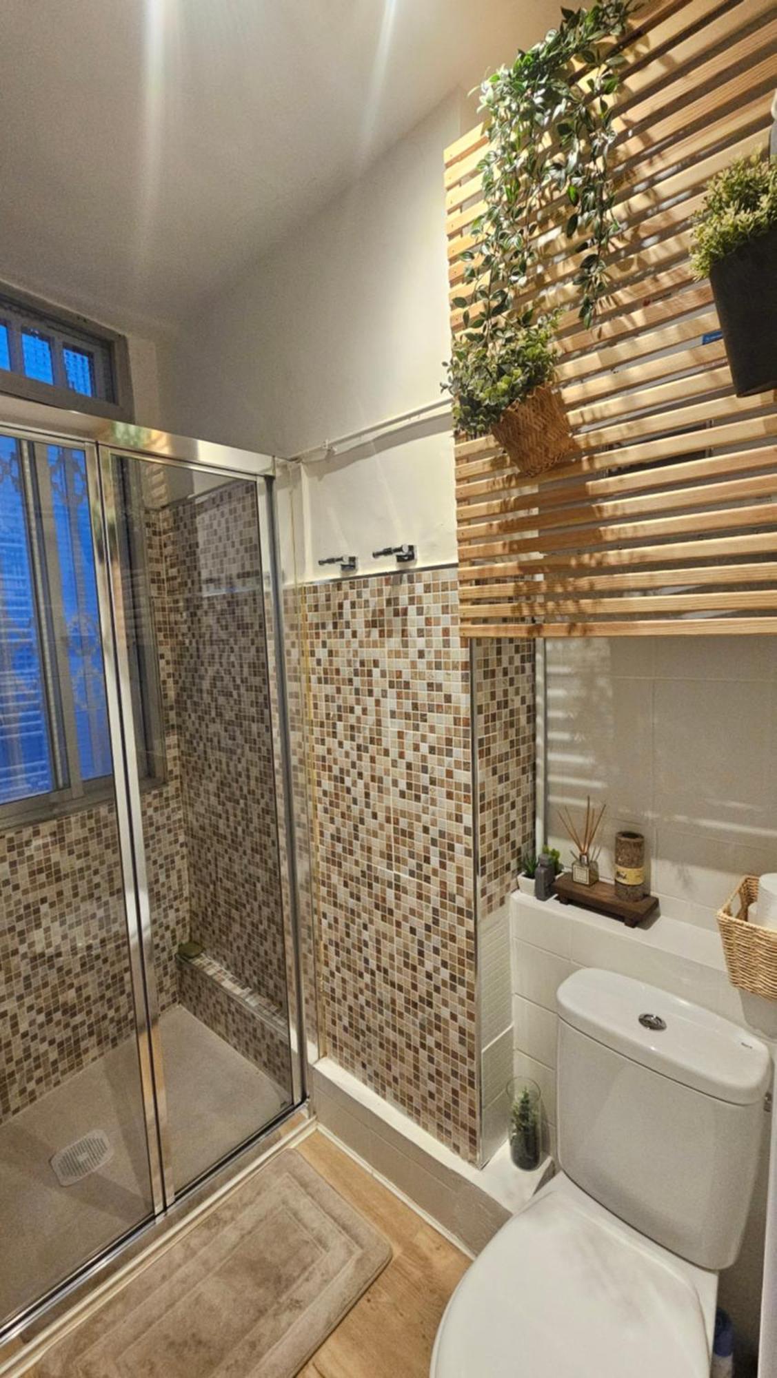 Central River Room - Private Wc Бильбао Экстерьер фото